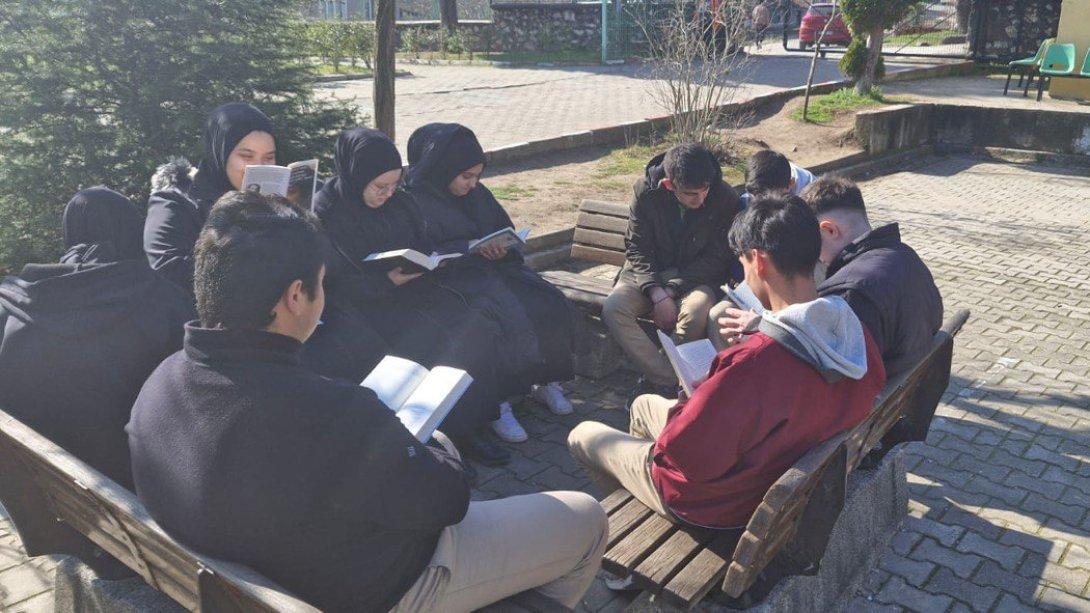 İlçemiz Gümüşova BİST Anadolu İmam Hatip Lisesi GENAP Kapsamında Okumak Özgürlüğe Pedal Çevirmektik Etkinliğini Gerçekleştirdi