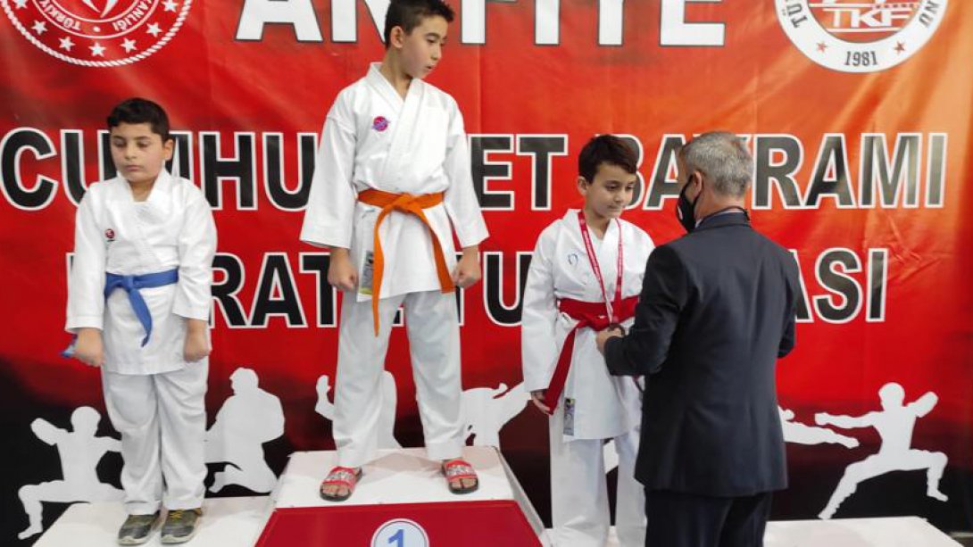 Sakarya Arifiye Cumhuriyet Bayramı İller Arası Karate Turnuva Başarısı