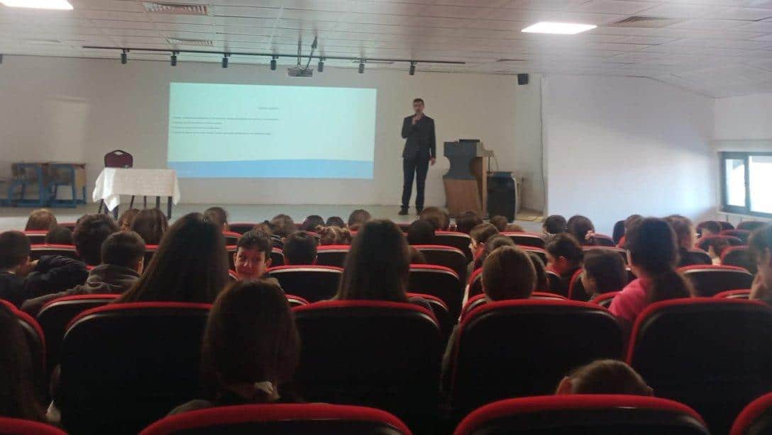 GENAP Değerlerimle Değerleniyorum Projesi Kapsamında İlçemiz Gümüşova Ortaokulunda İman ve Namaz konulu konferans düzenlendi.